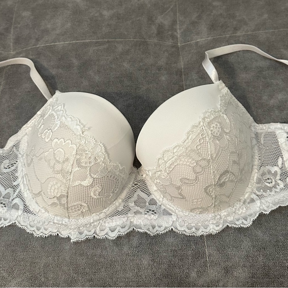 NEW White Lace Push-Up Bra with Adjustable Straps 34C